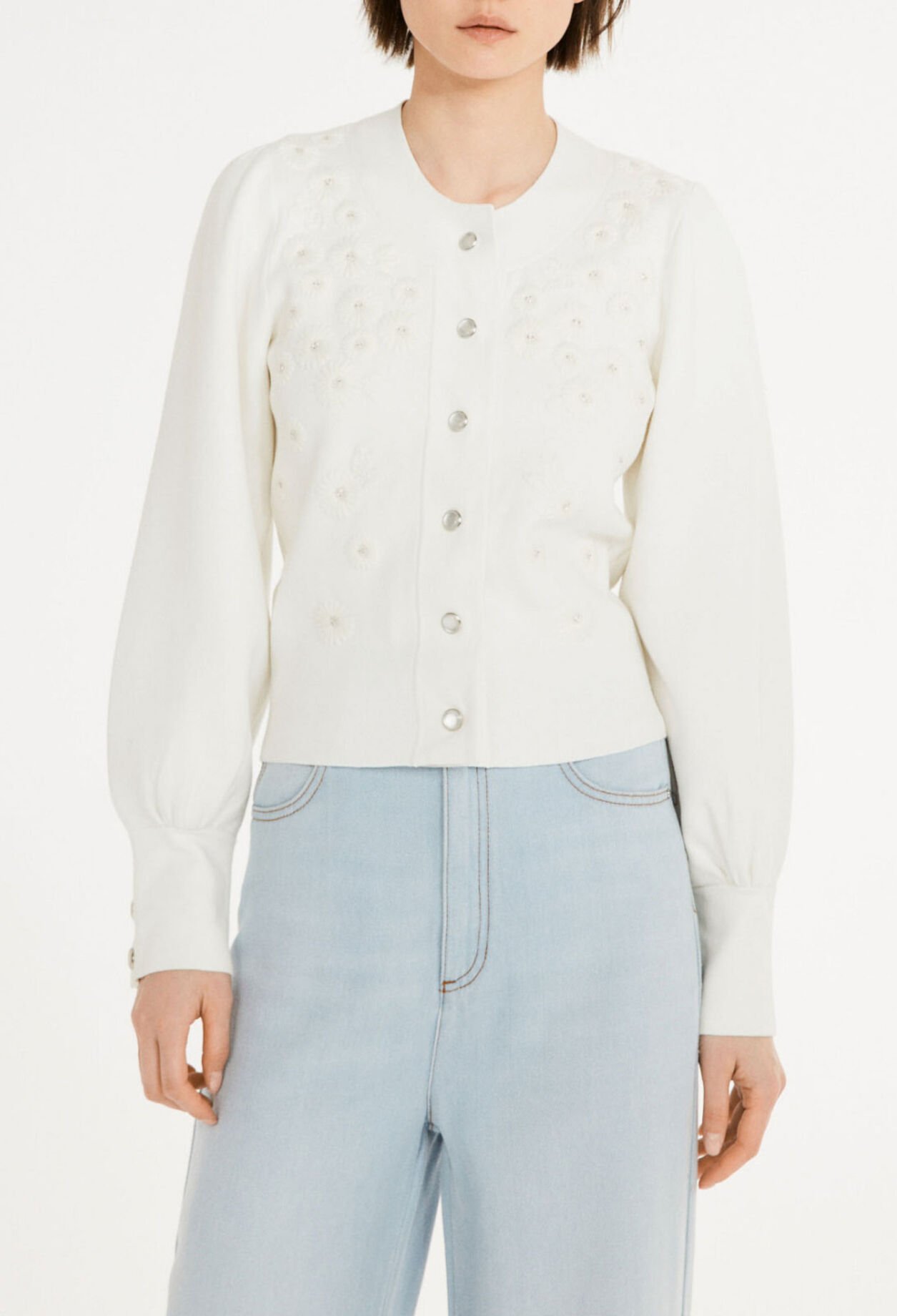 Cardigan with embroidered flowers