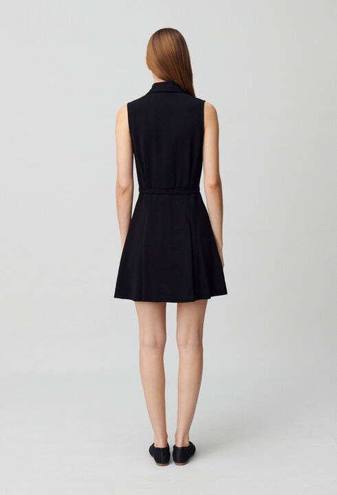 Robe courte sans manches