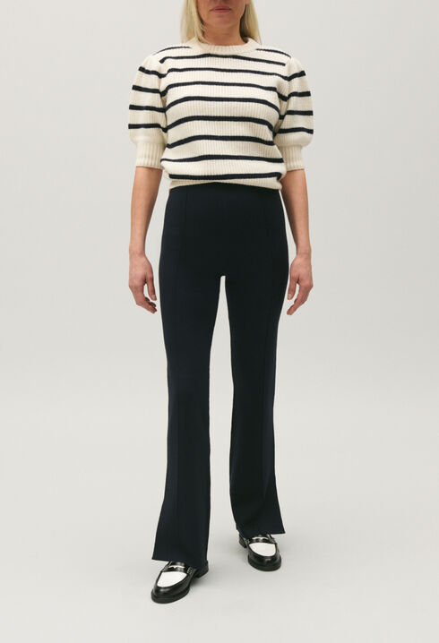 Straight cut trousers slits