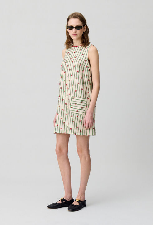 Robe courte sans manches