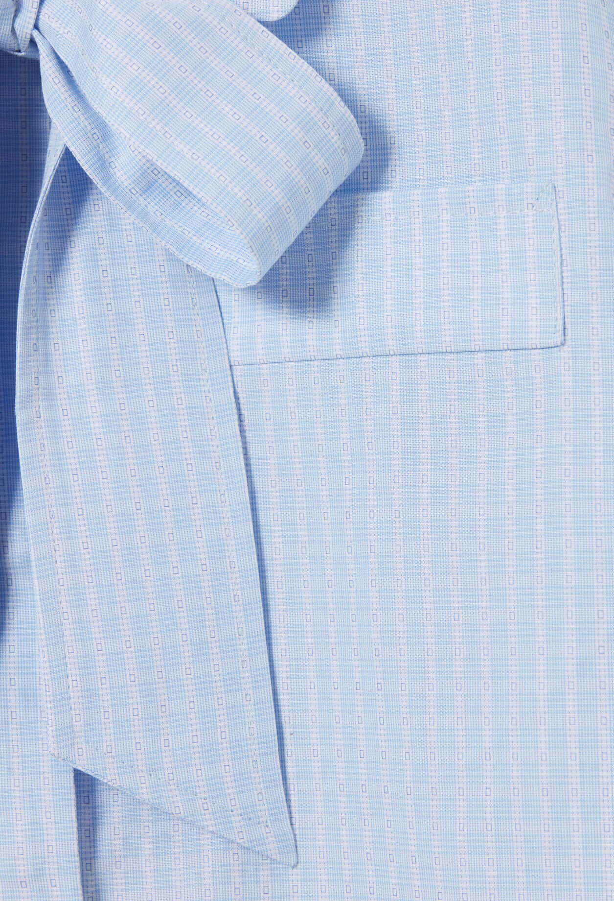 Short checked shirt