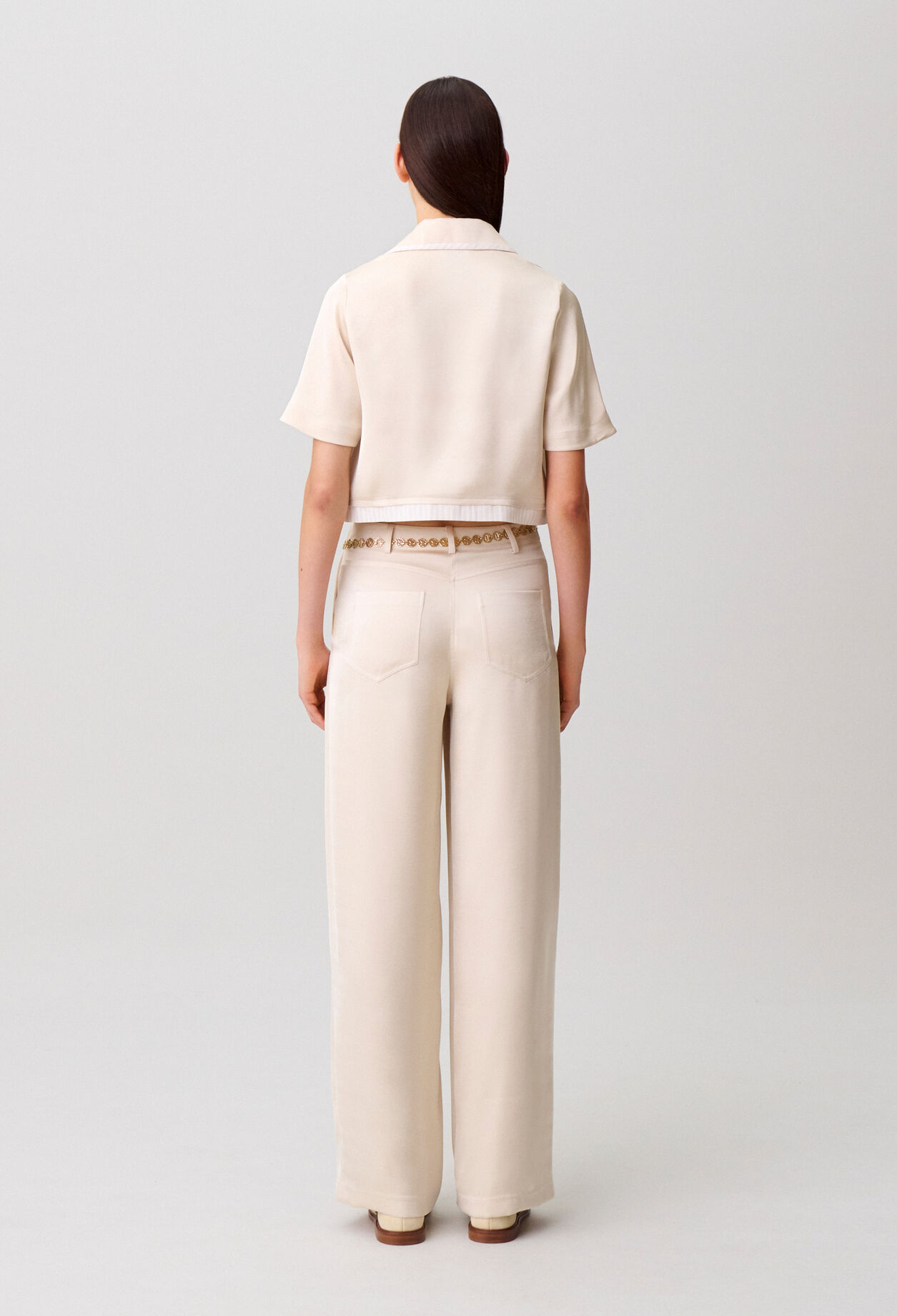 Chemise satin&eacute;e