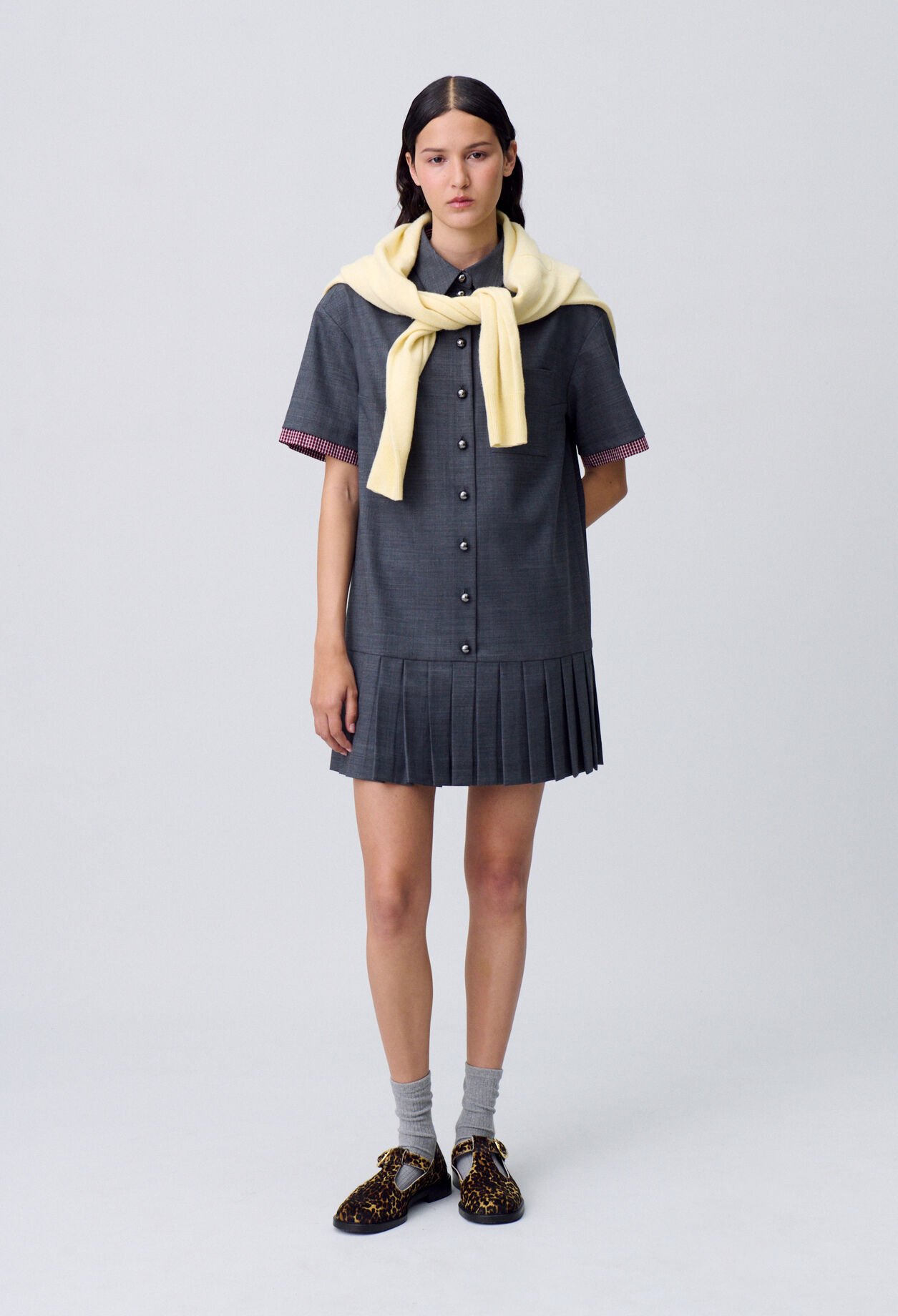 Robe courte plissée