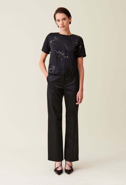 Top noir sequins brodés