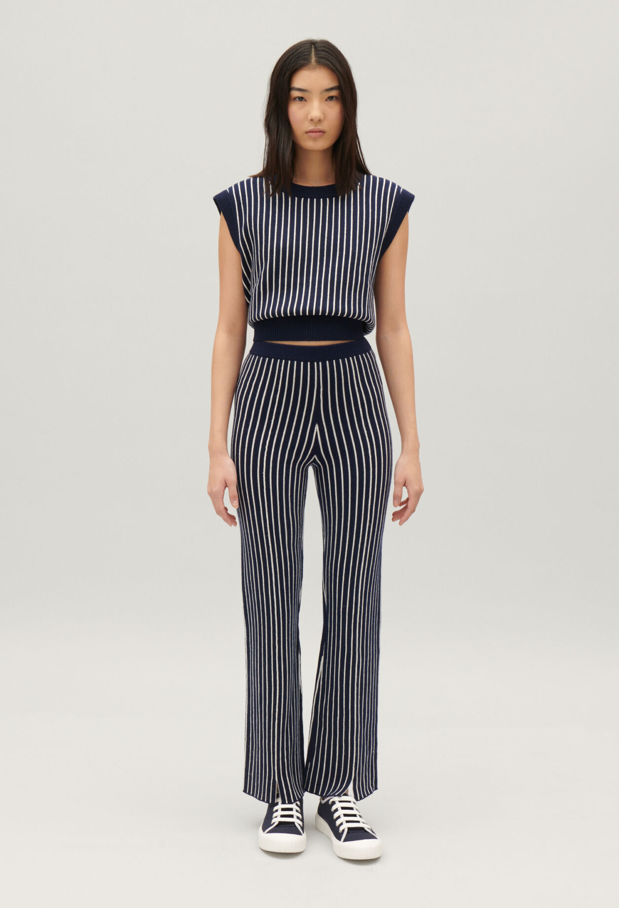 Sleeveless stripy knit jumper