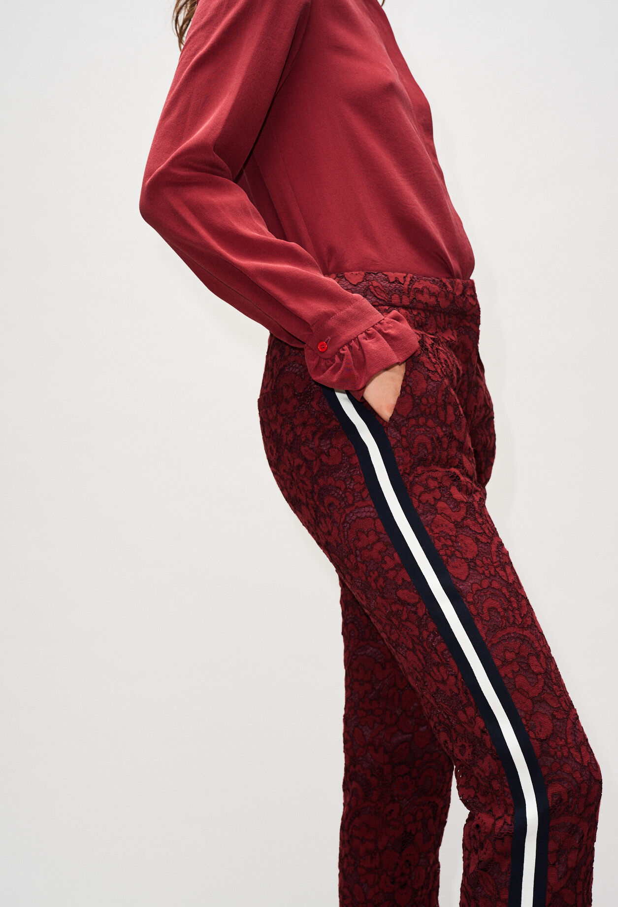 Pantalon dentelle