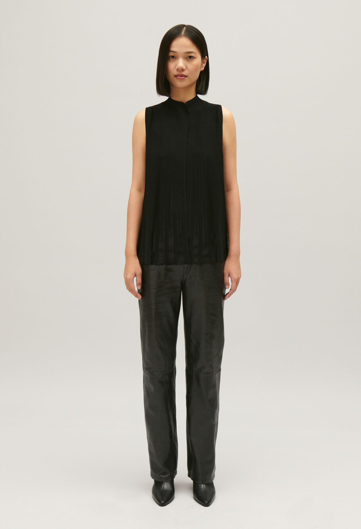 Sleeveless, floaty top