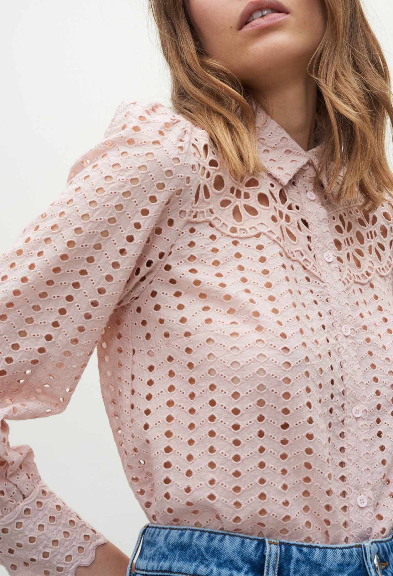 Chemise à broderies anglaises