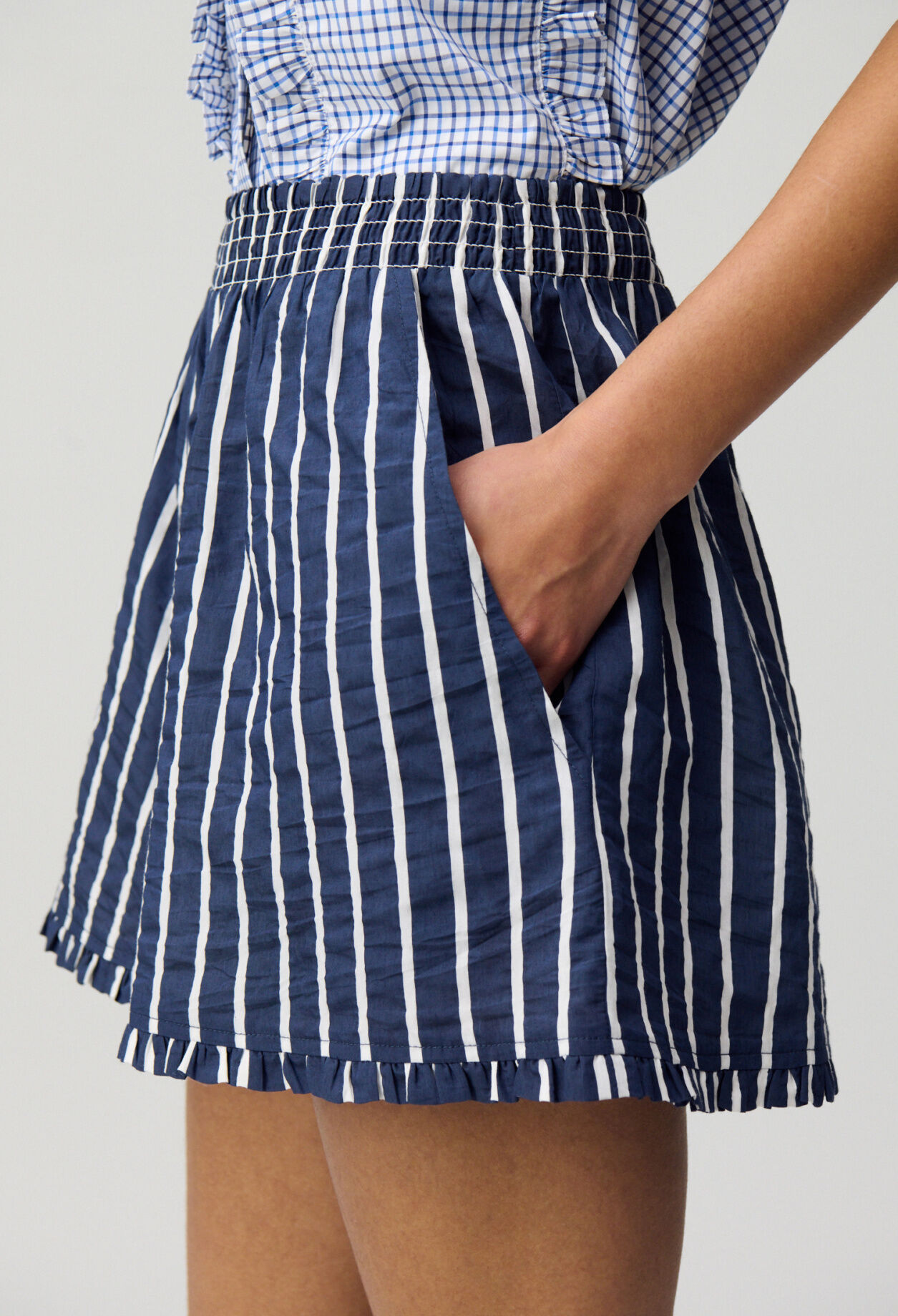 Striped ruffled shorts