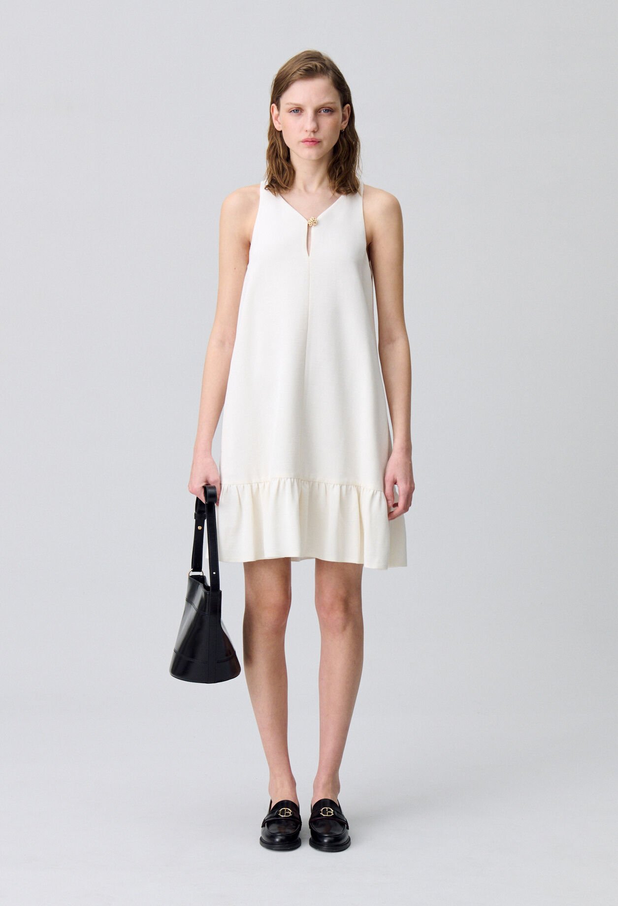 Robe courte sans manches