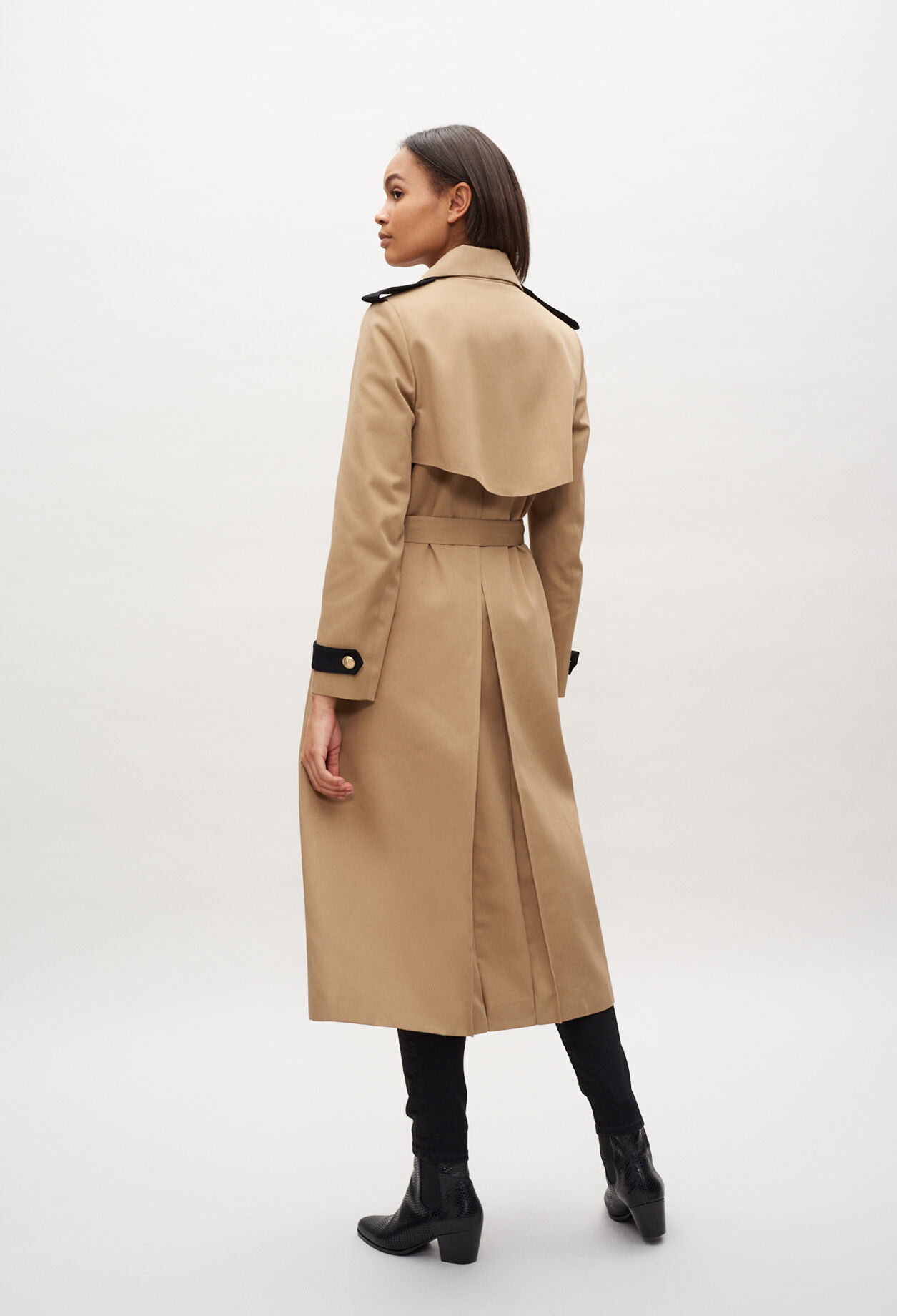 Cross-fastening trench coat