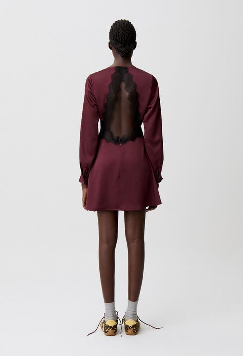 Robe courte fluide satinée