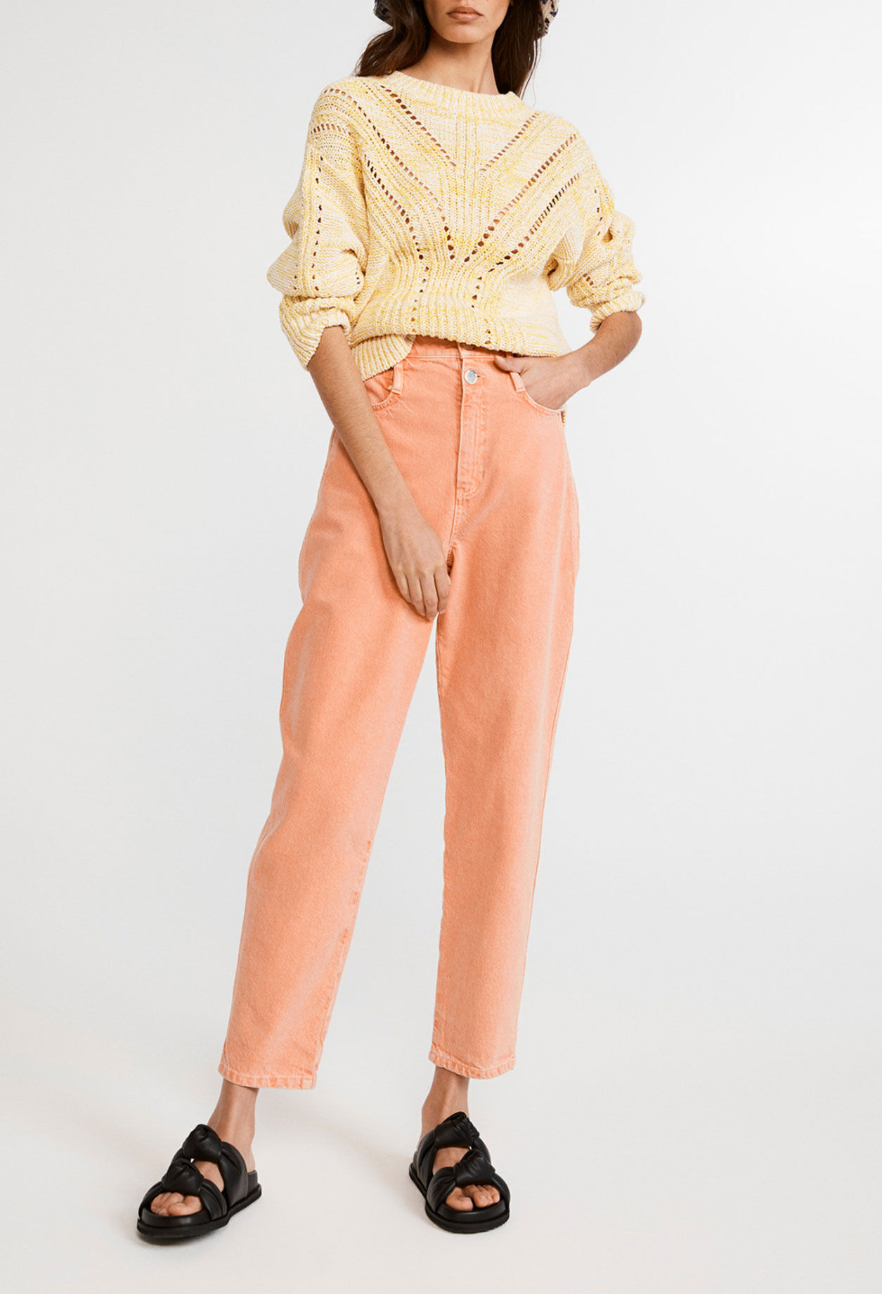 Pull à détails ajourés