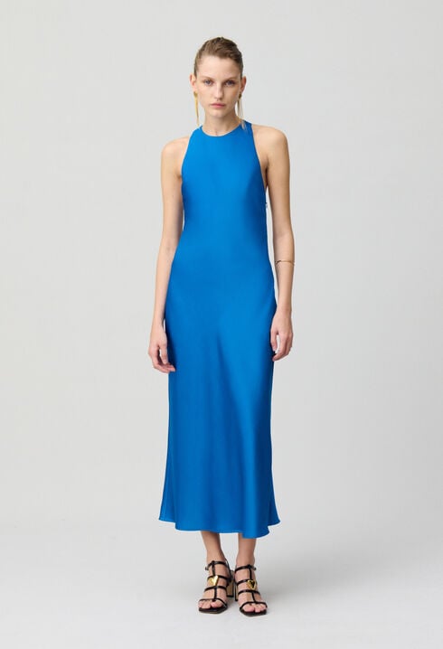 Robe longue satinée dos nu