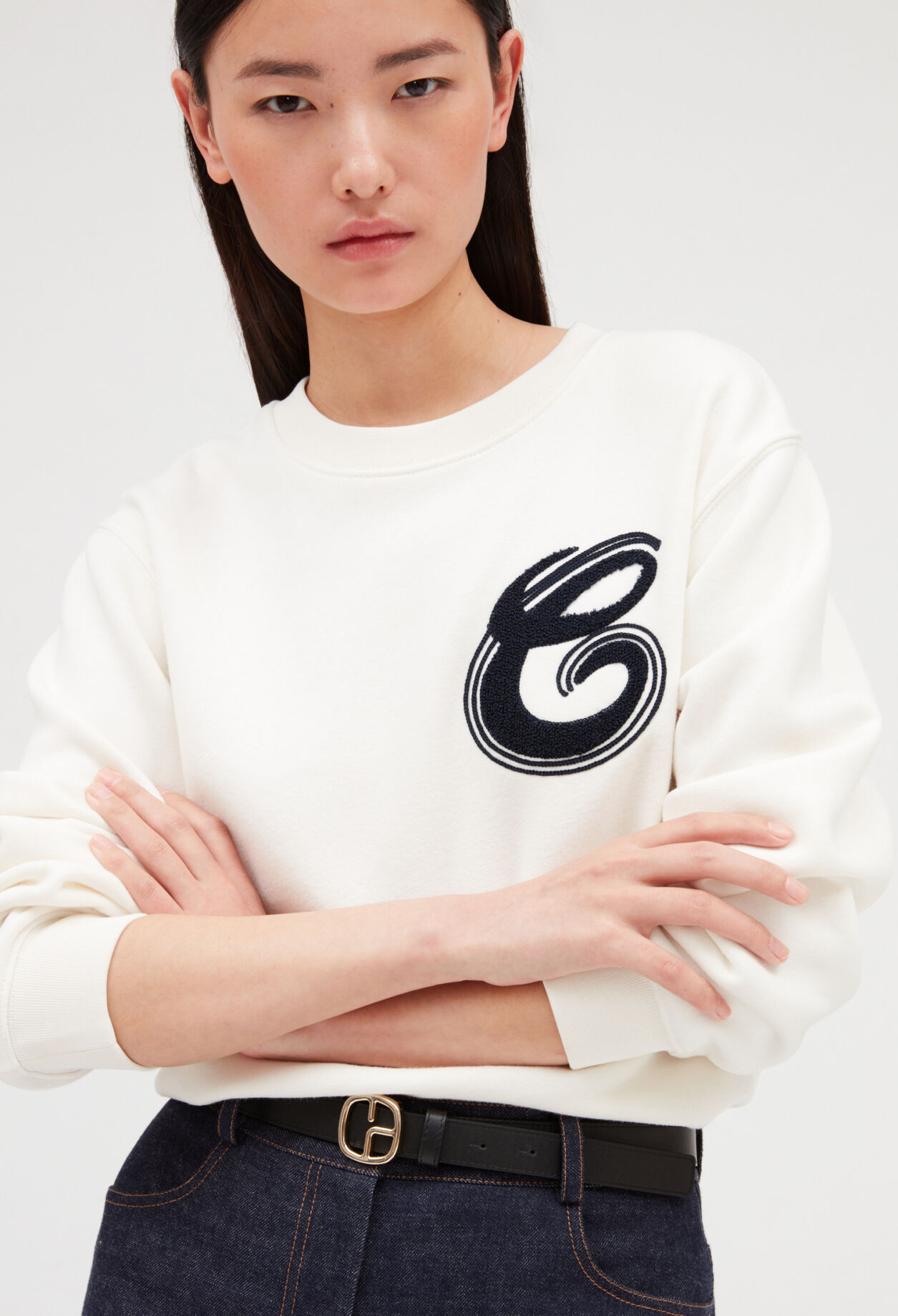 Sweatshirt ecru with C patch