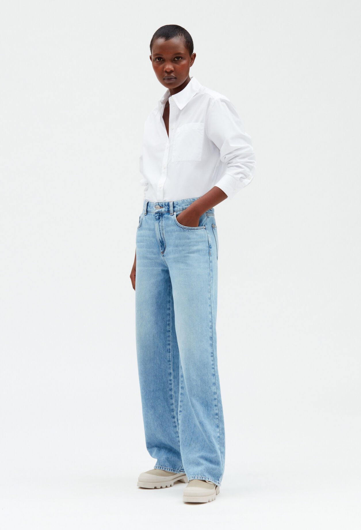 Wide leg faded jeans