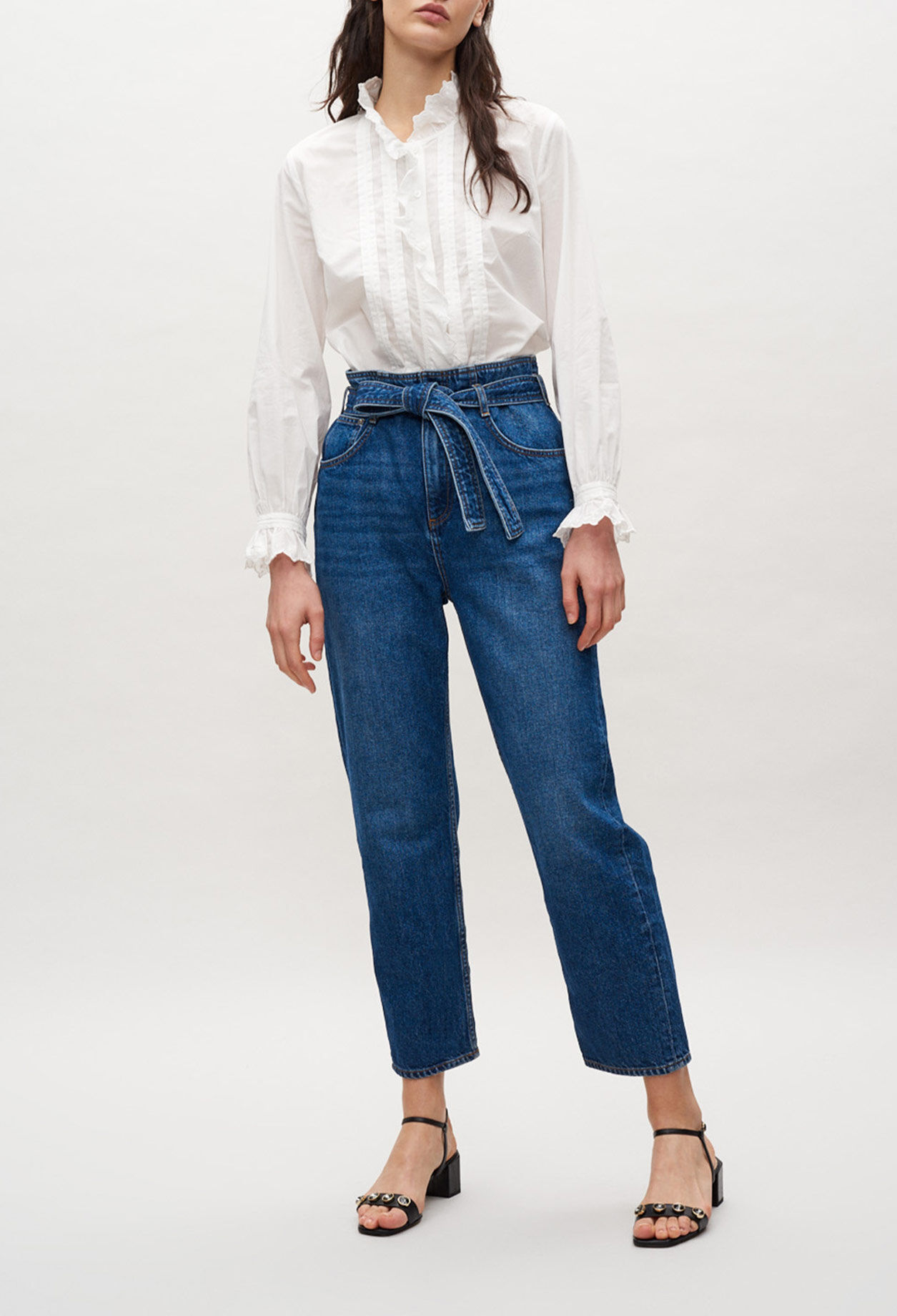 Belted jeans
