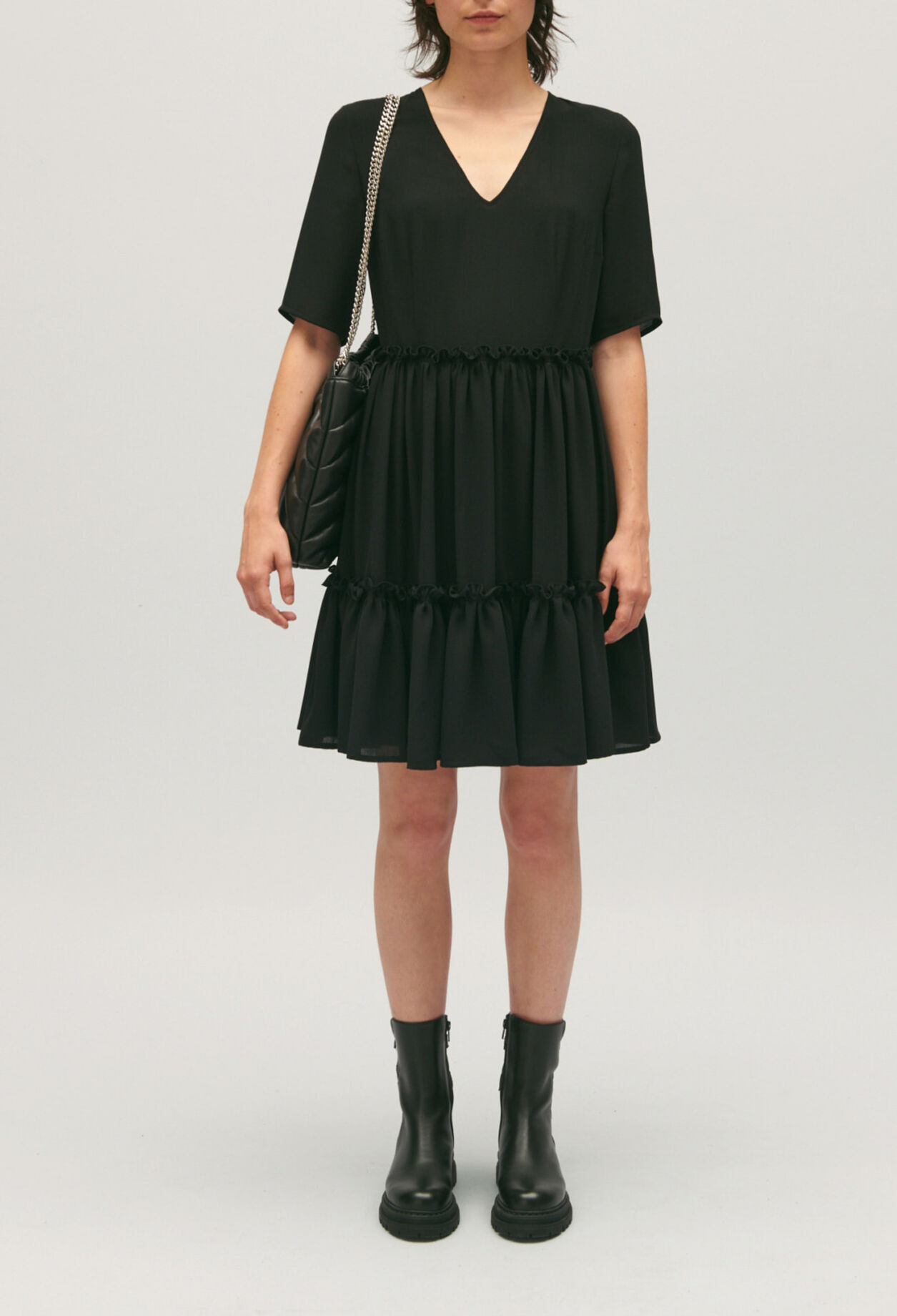 Robe courte volants noire