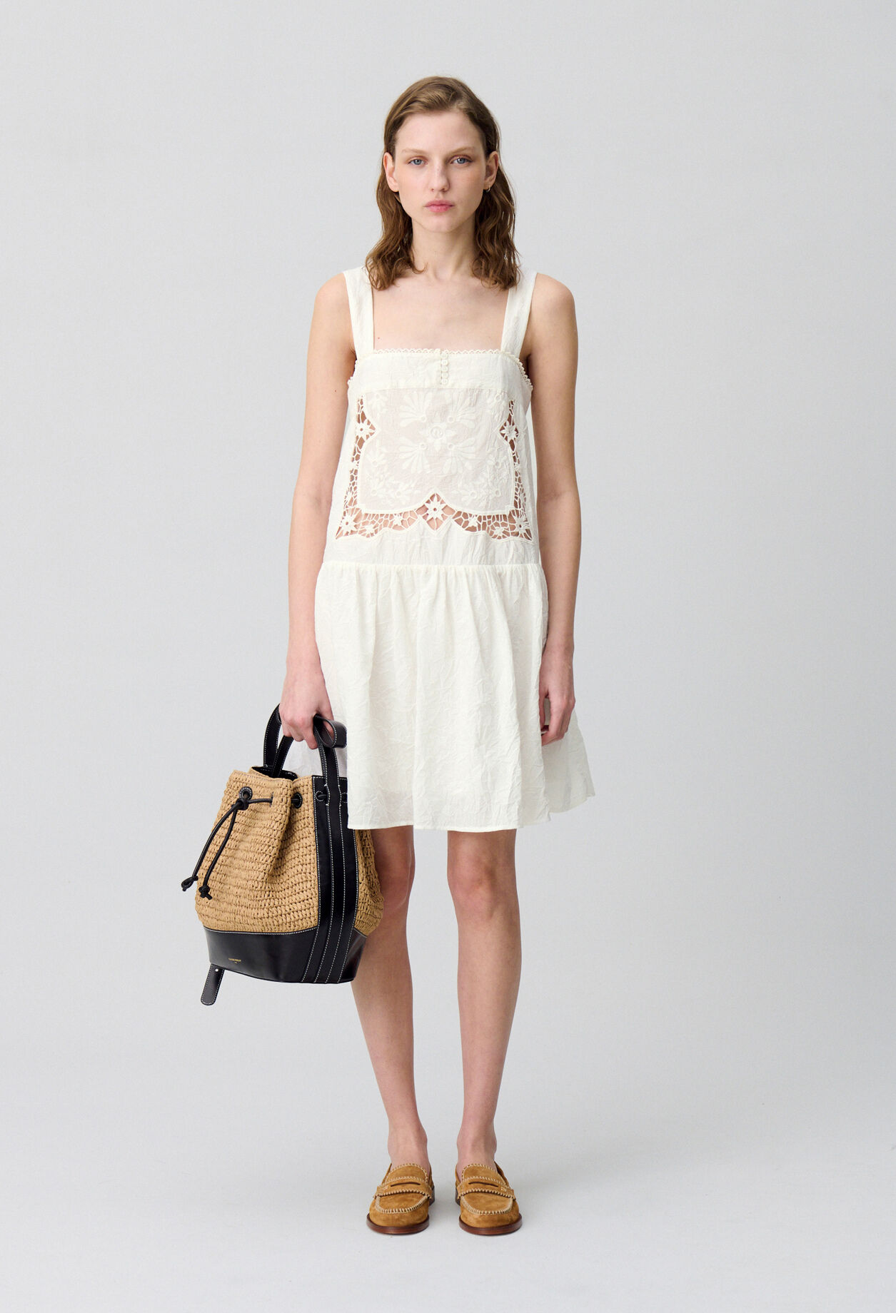 Robe courte buste brodé