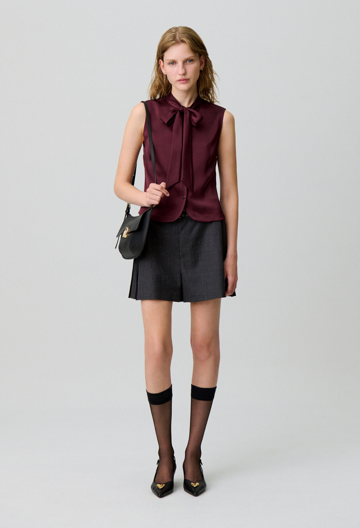 Chemise satinée sans manches