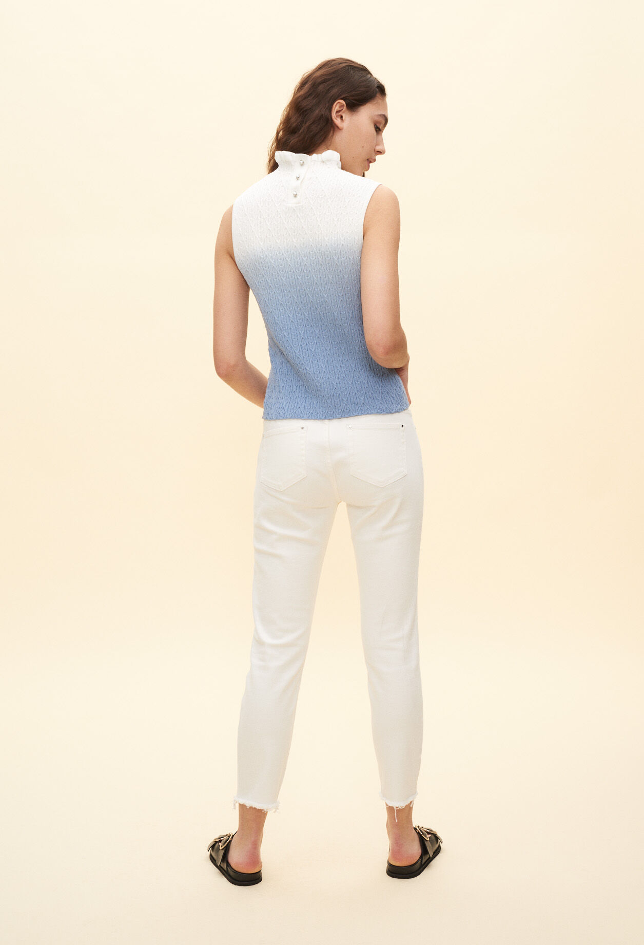 Sleeveless mesh top
