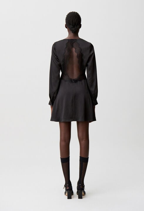 Robe courte fluide satinée