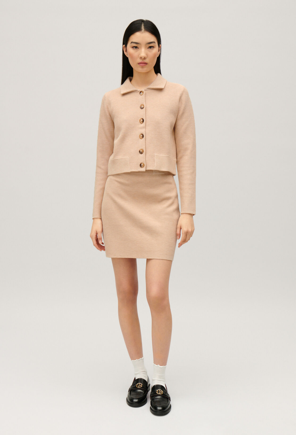 Short high-waisted skirt