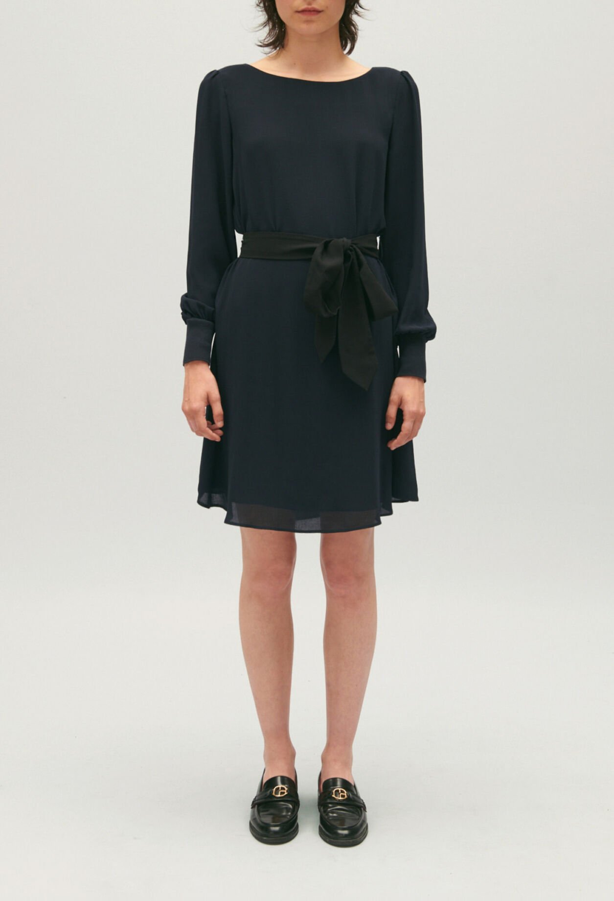 Robe courte ceinturée marine