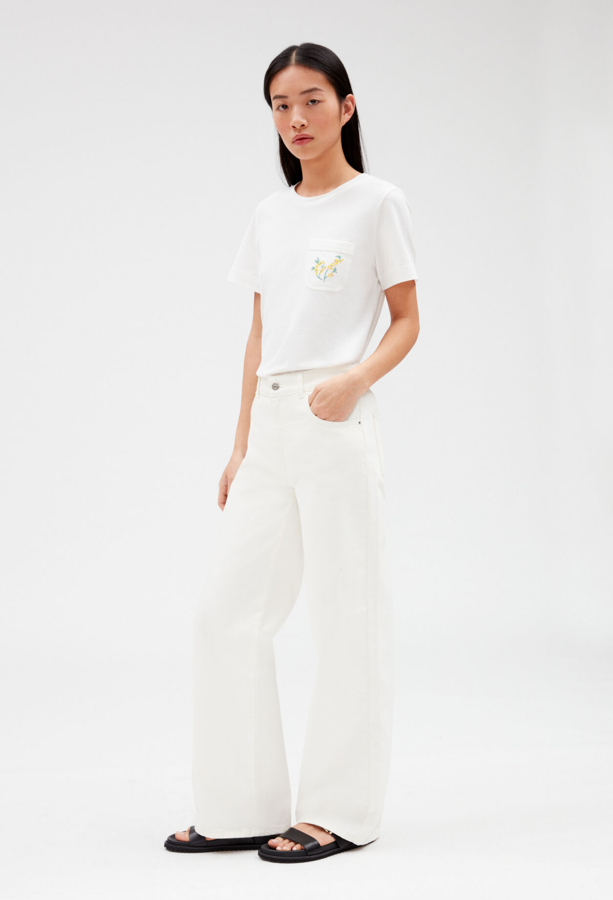 T-shirt poche brodée blanc