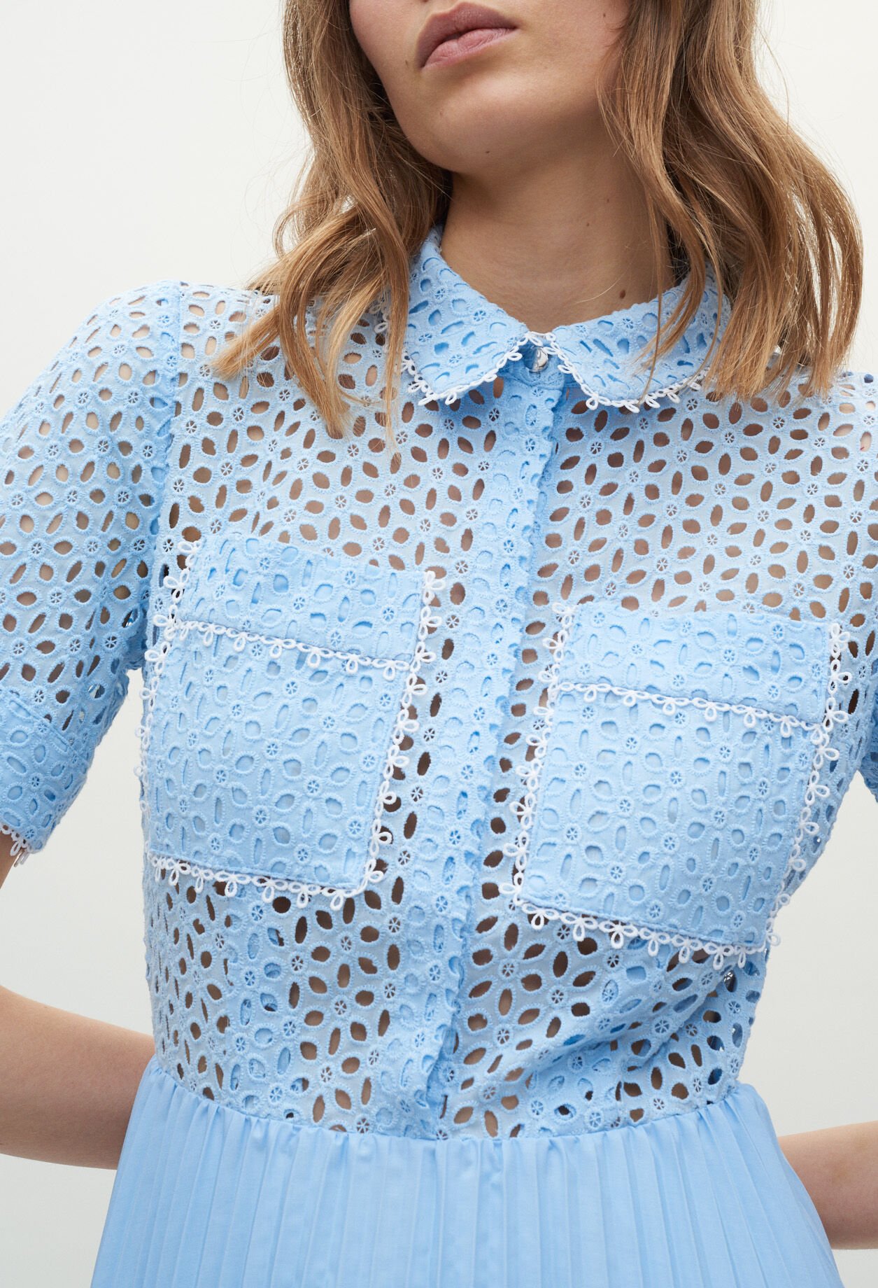 Robe azur plissée