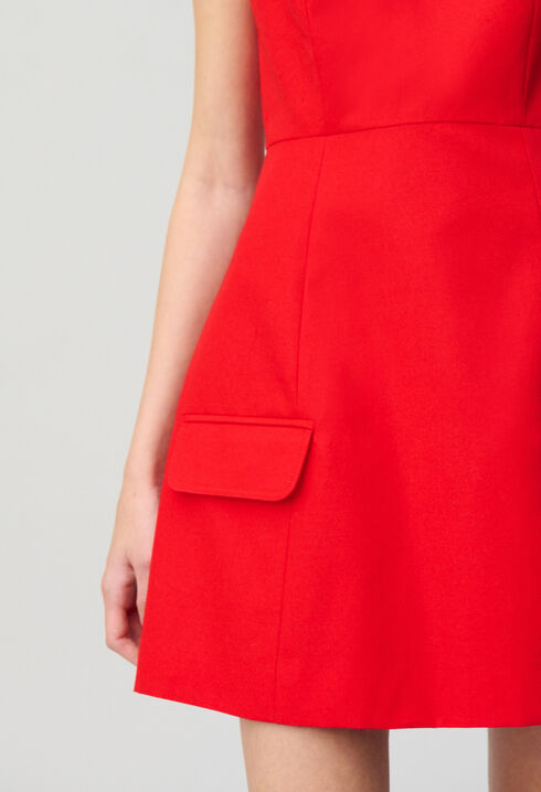 Robe courte cintrée