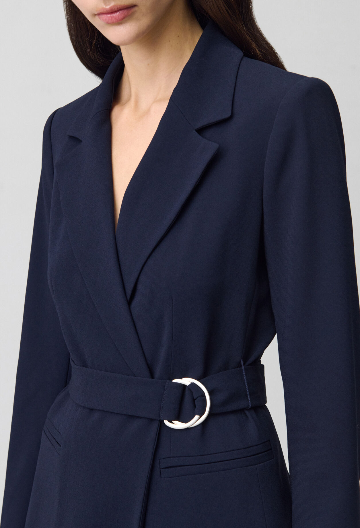 Veste tailleur ceinturée