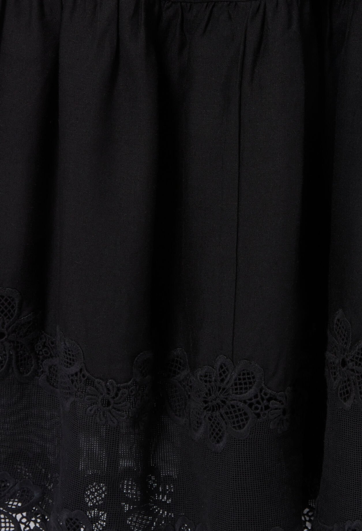 Robe longue broderies fleurs