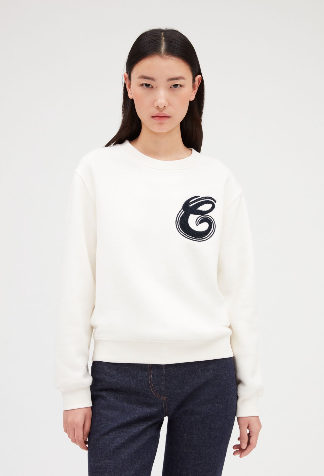 Sweatshirt ecru with C patch