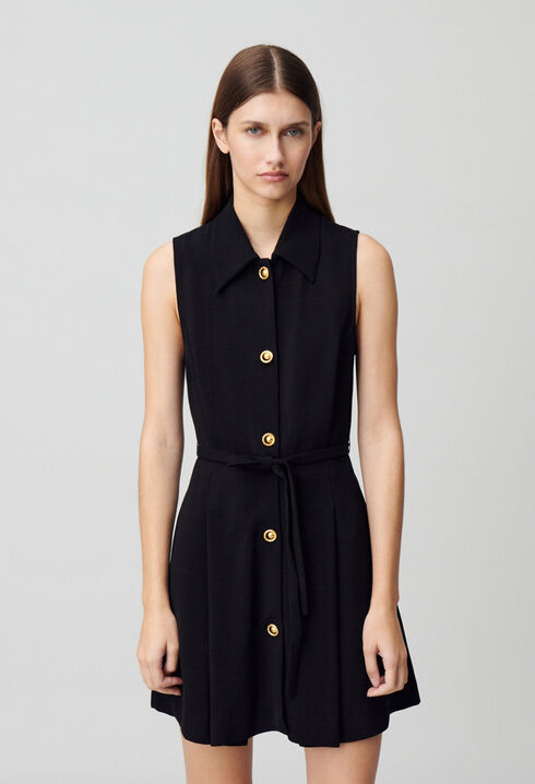 Robe courte sans manches