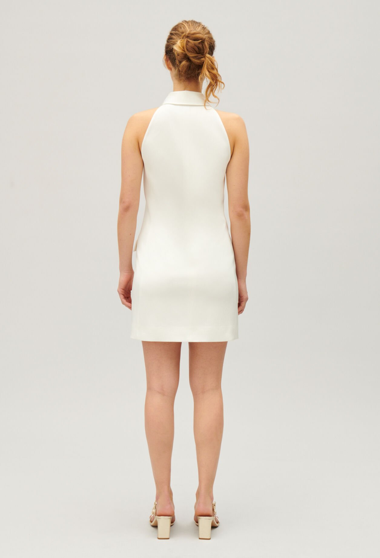 Robe courte satinée écrue