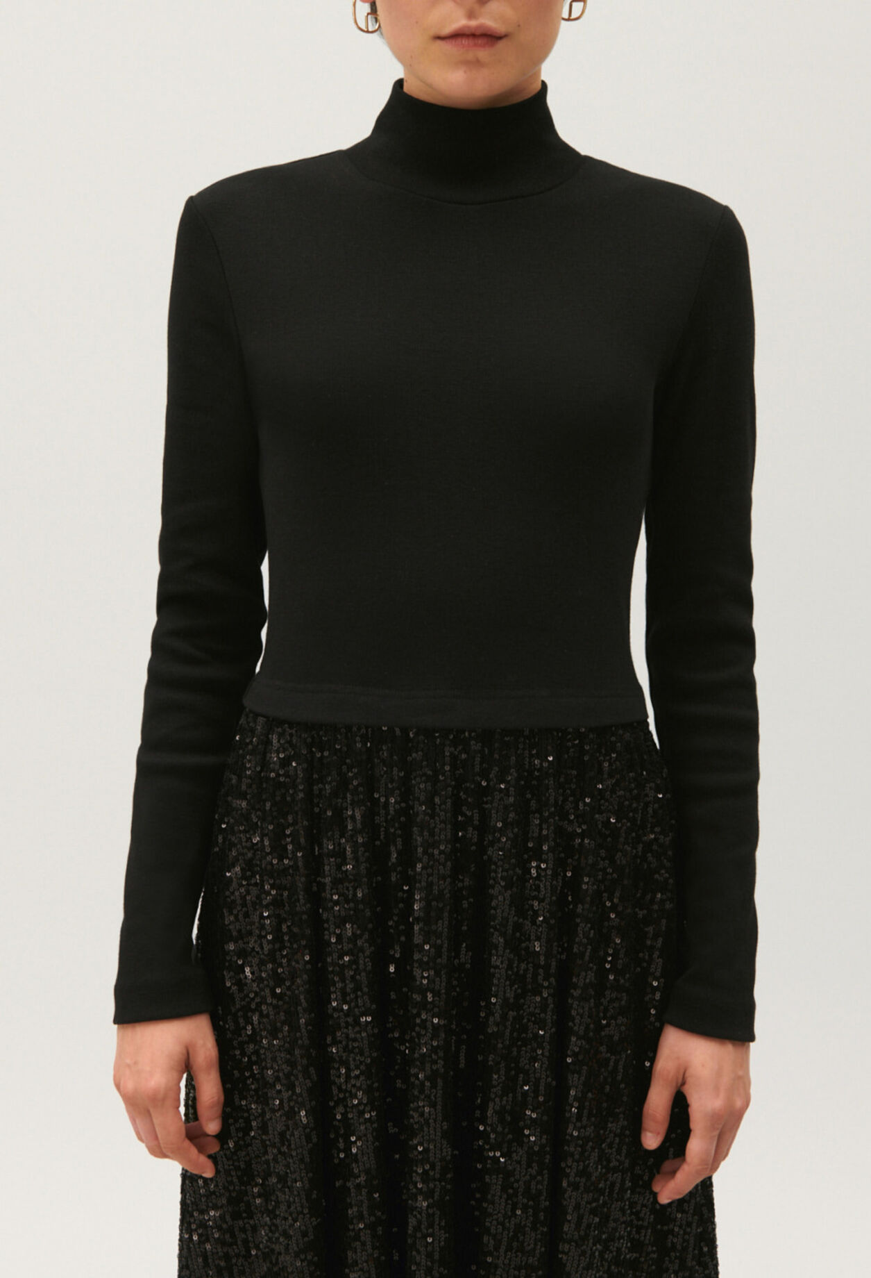 Robe Teli bimatière sequins noire