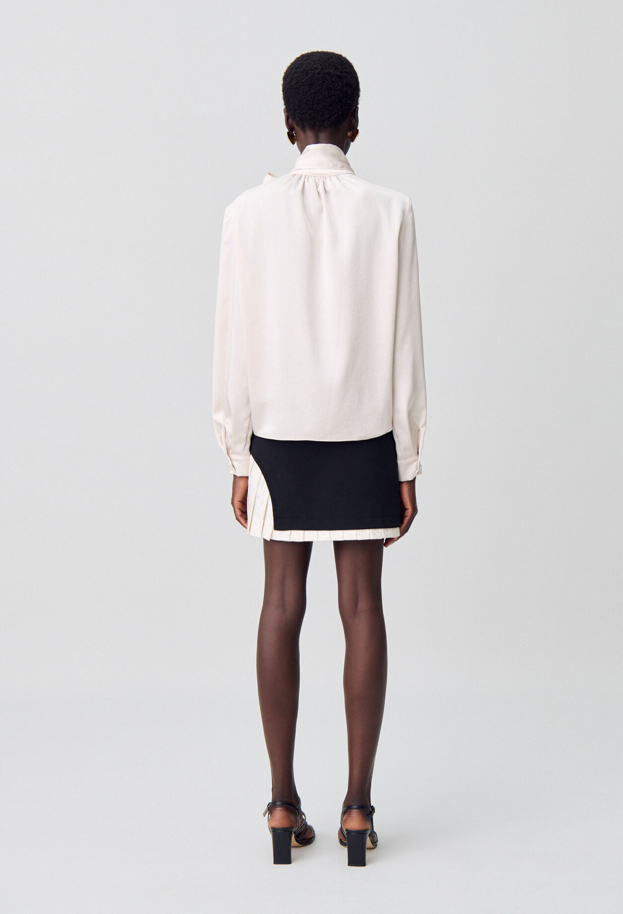 Blouse fluide col lavallière