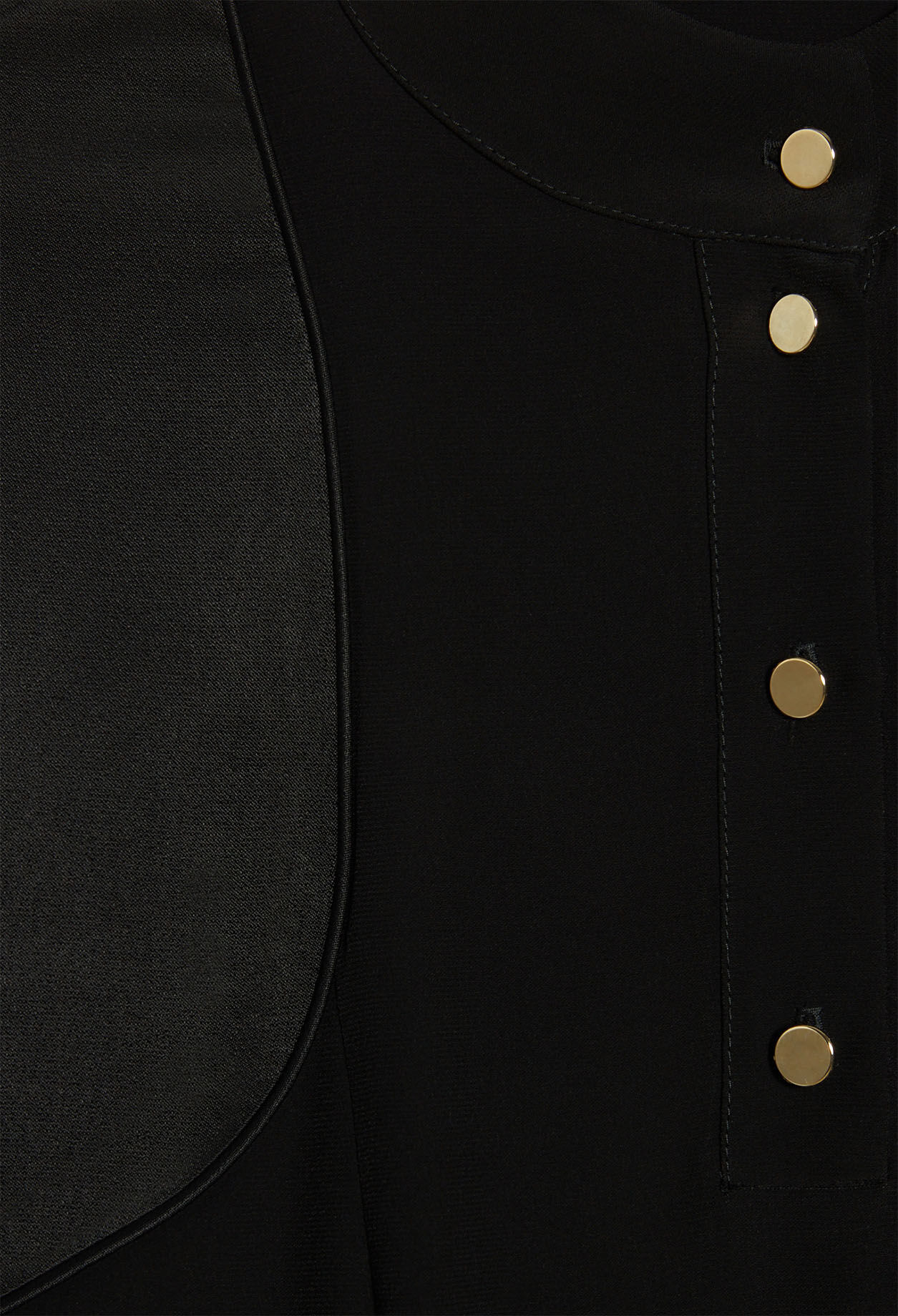 Robe courte à manches longues