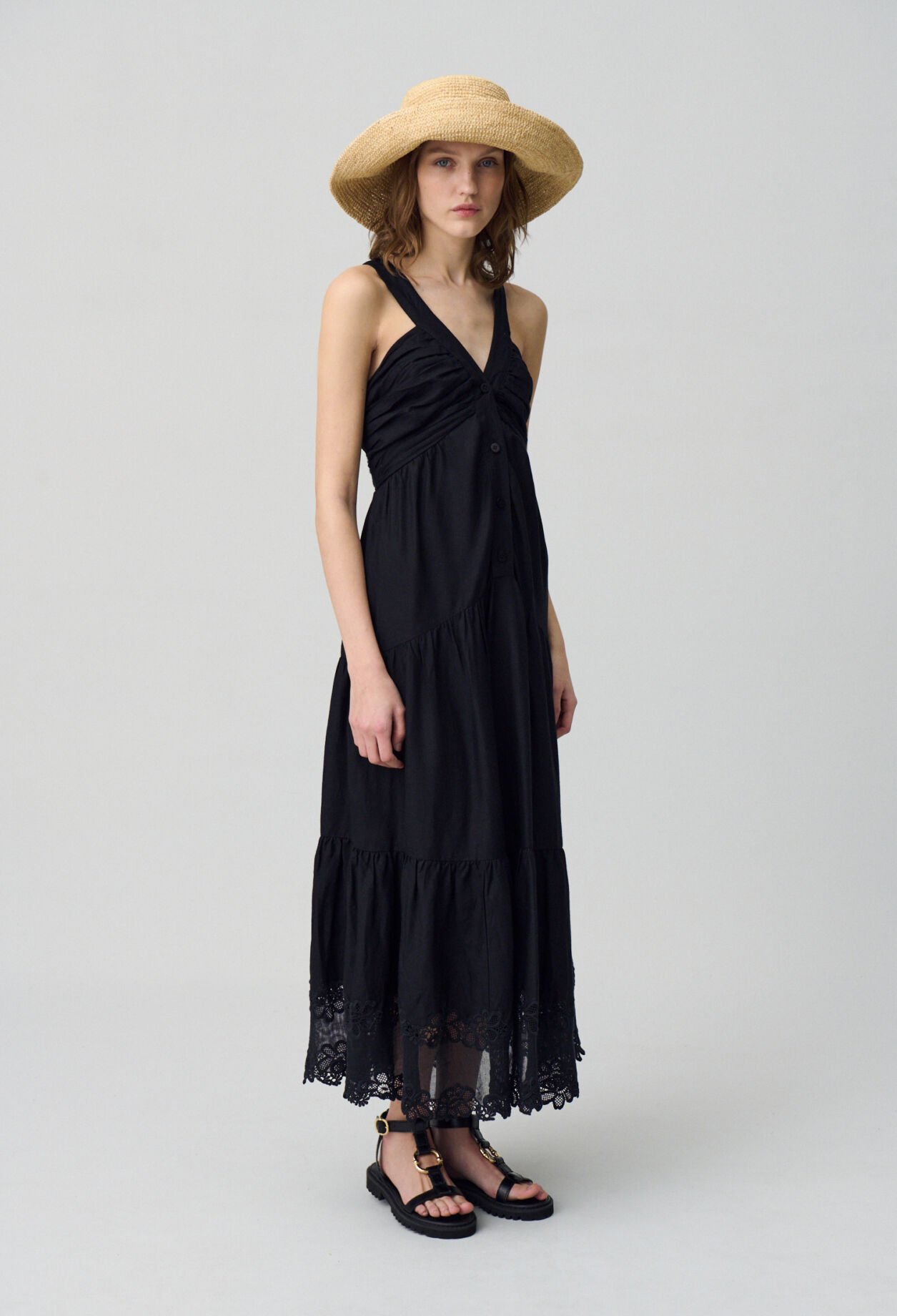 Robe longue broderies fleurs