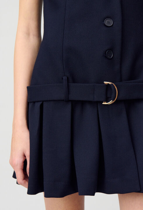 Robe courte cintrée plissée