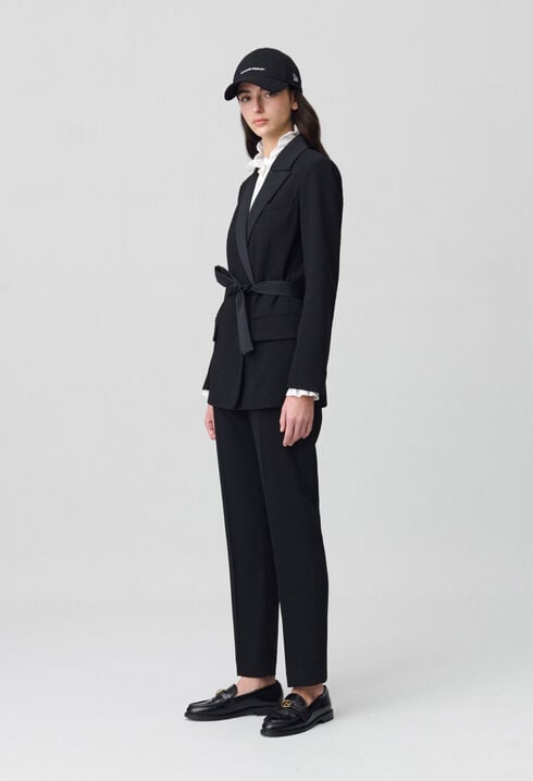 Veste tailleur boutonnée ceinturée