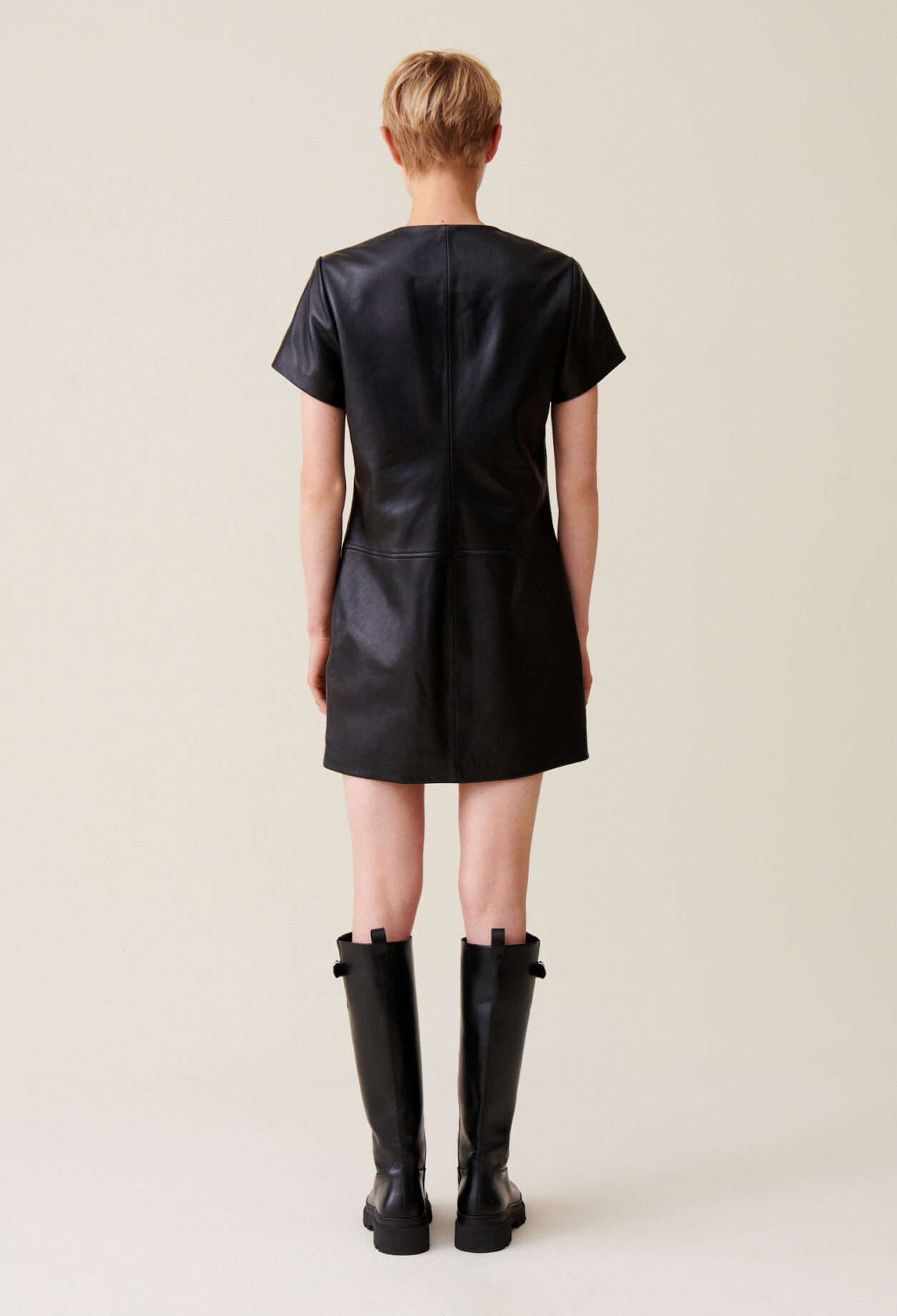 Robe cuir courte zippée