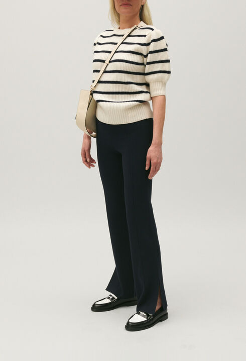 Straight cut trousers slits