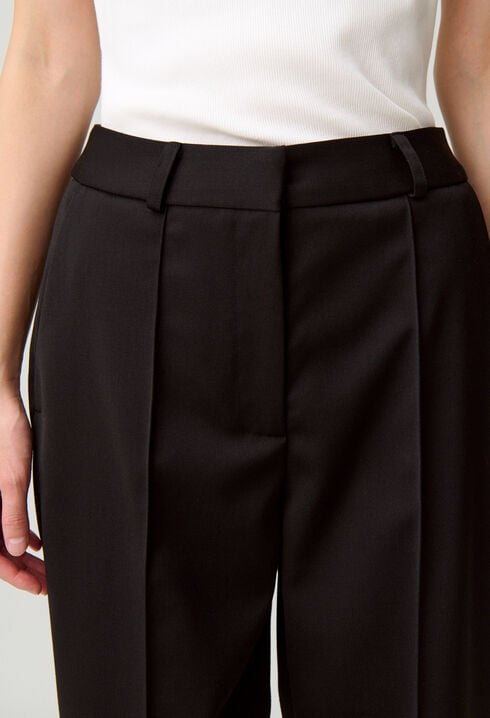 Straight tailored trousers