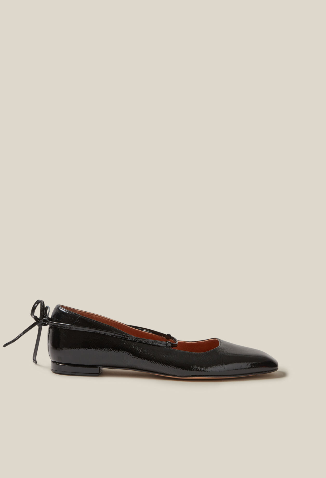 Patent leather ballet pumps