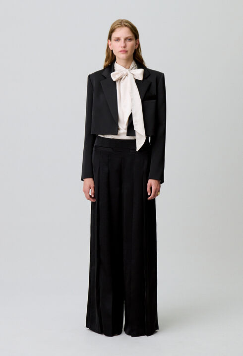 Pleated wide-leg trousers