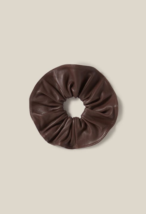 Leather scrunchie with topstitching