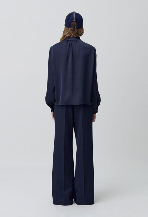 Blouse fluide col lavallière