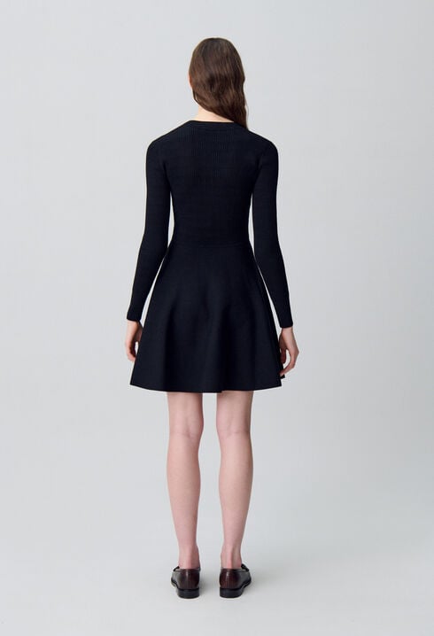 Short knitted dress with knots